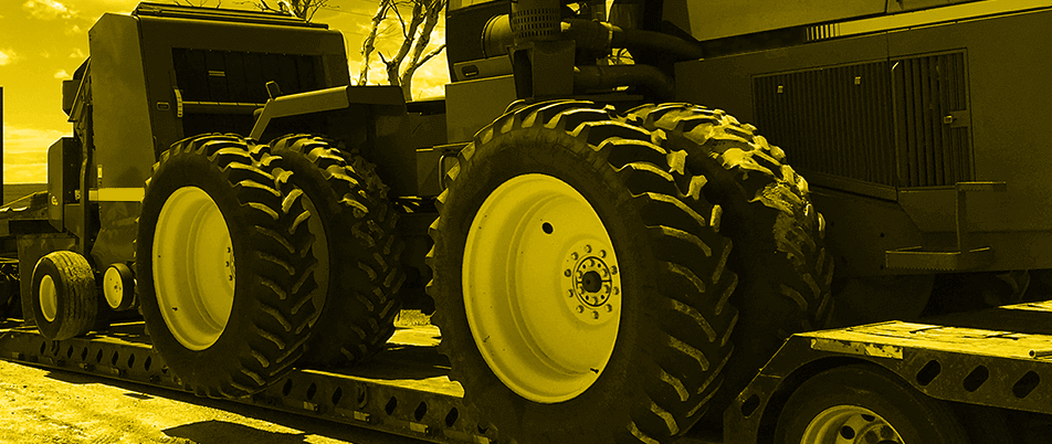 Tractor Transport hauls Gleaner equipment